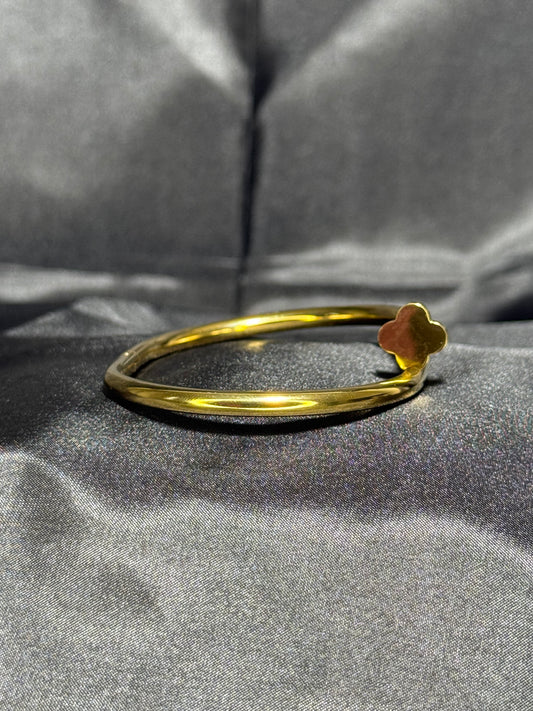 Clover Nail Bangle