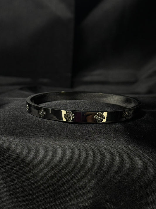 Clover Bangle